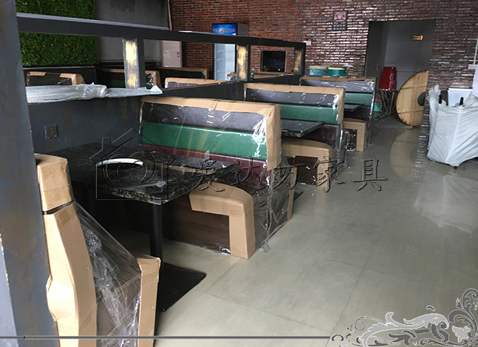 三汁焖锅店卡座沙发