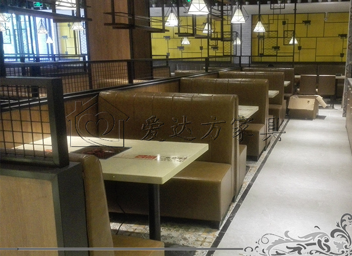 火锅店卡座沙发.jpg 工厂直销火锅店卡座沙发,焖锅店卡座沙发,三汁焖锅店卡座沙发,烤鱼店卡座沙发,烧烤店卡座沙发,烤吧卡座沙发,卡座沙发批发定制
